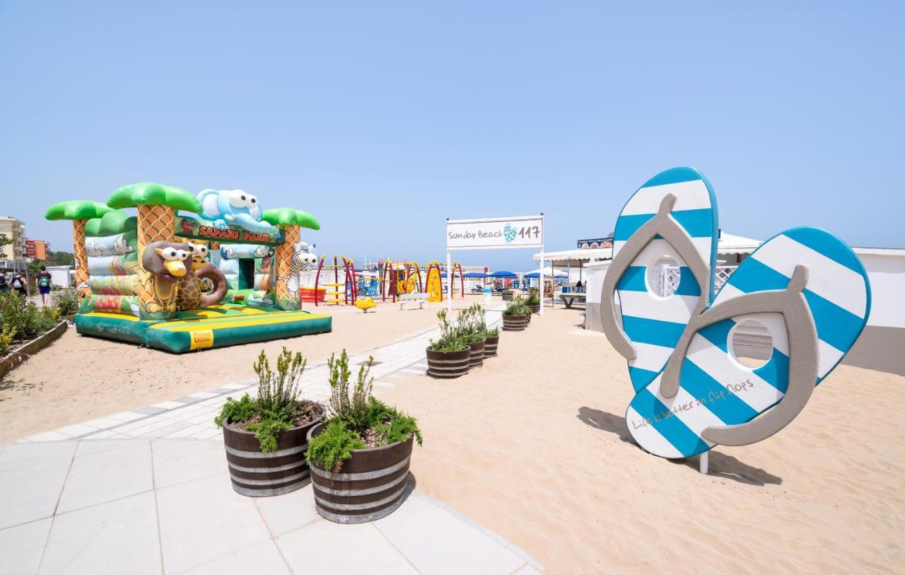 Hotel Vela D'Oro Rimini Exterior foto