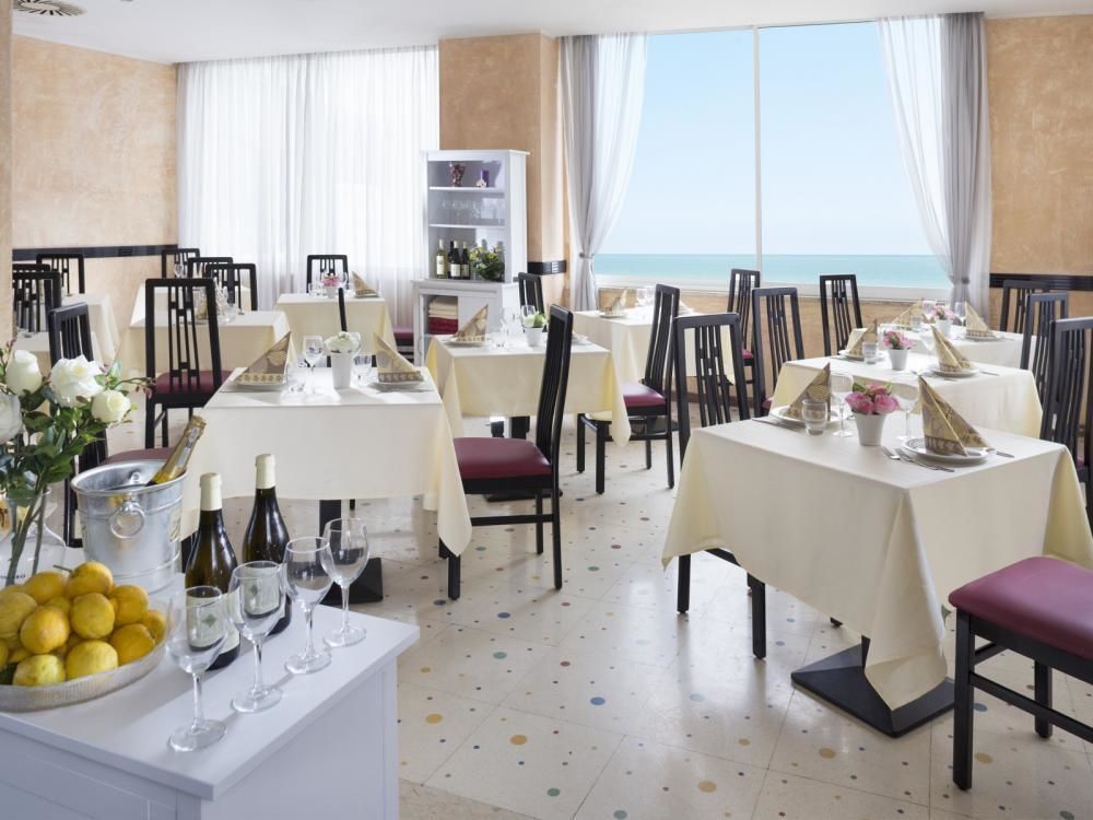 Hotel Vela D'Oro Rimini Exterior foto